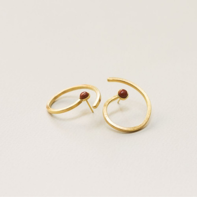 CIRCLED GOLD EARRINGS WITH PRECIOUS STONES