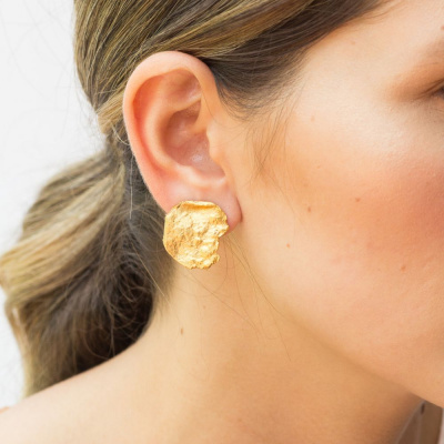 HAMMERED GOLD EARRINGS