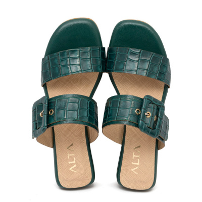 GREEN SANDALS WITH STRAPS