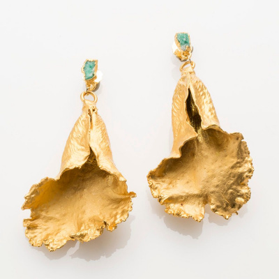LABELO EARRINGS AND ROUGH EMERALD