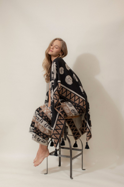 Black and taupe poncho